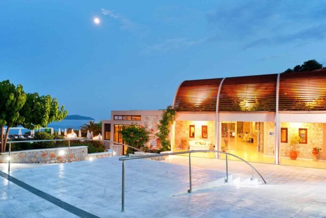 Oasis Hotel